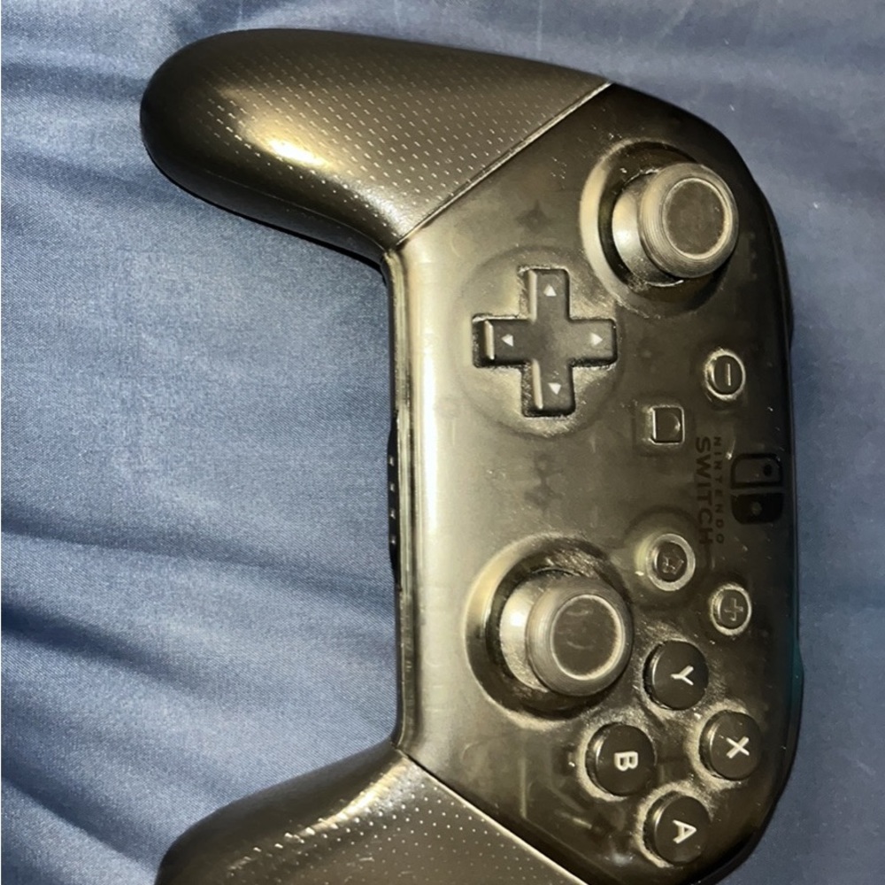 Nintendo Switch - Picture 3 of 6